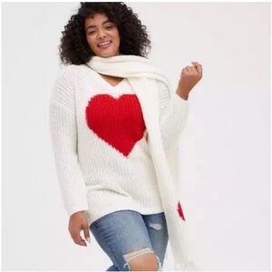 Torrid Cream V-Neck Sweater with Red Heart Size 2 2X 18-20 worn once
